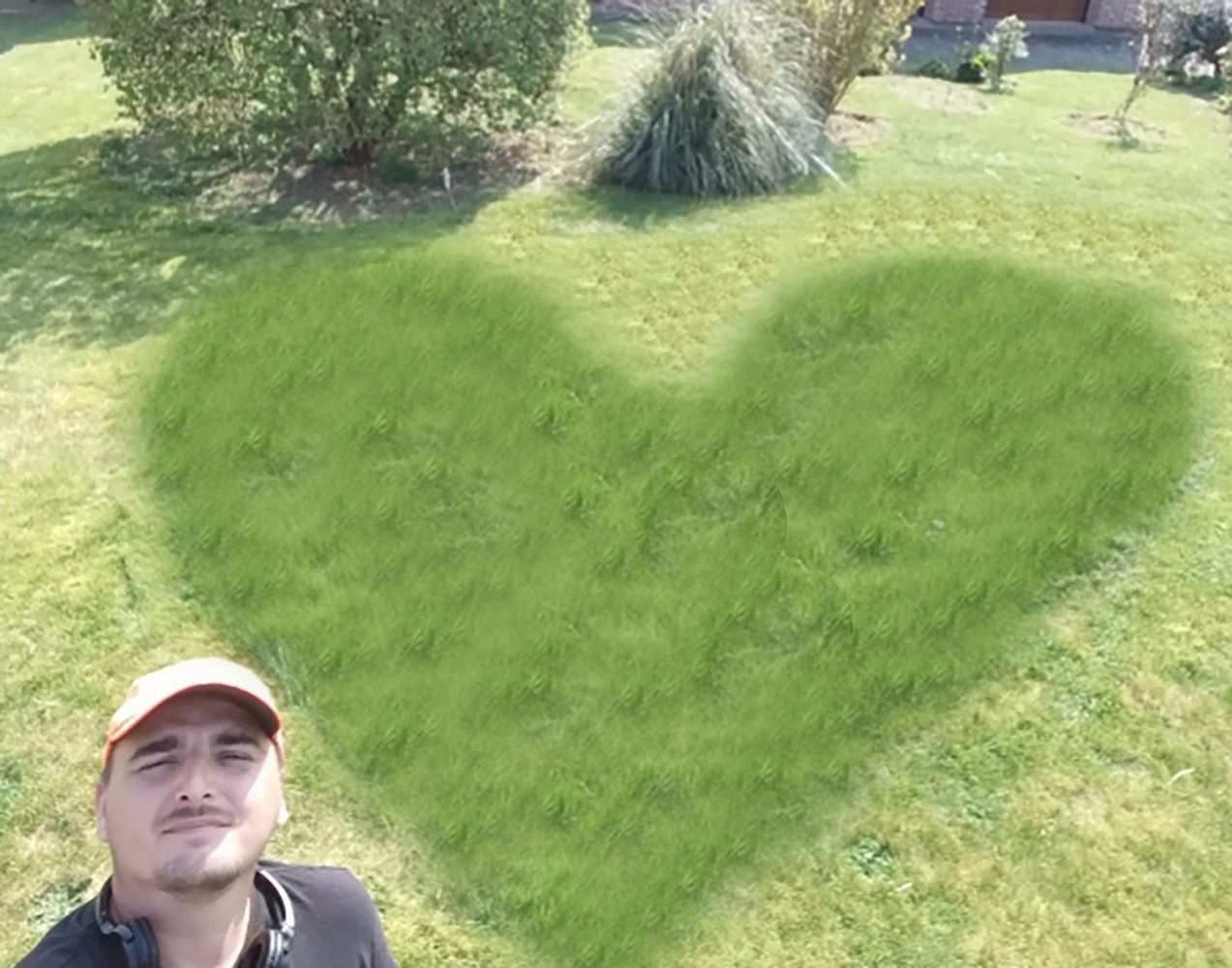 Samuel CAPELLO, jardinier dans le Val d'Oise : Entretien des espaces verts, débroussaillage, élagage, taille de haie, tonte de pelouse, abattage, évacuation des déchets verts